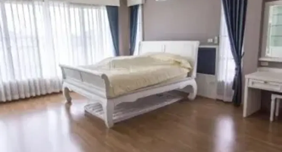 For rent 5 bedrooms house in San Sai, Chiang Mai