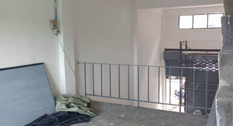 For sale 6 bedrooms retail Space in Bang Bon, Bangkok