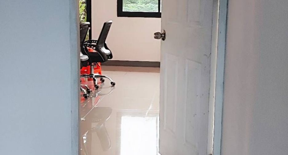 For rent 4 bedrooms house in Saraphi, Chiang Mai