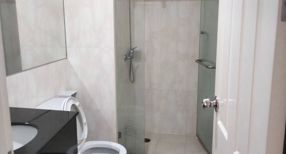Condo en venta y en alquiler de 2 habitaciones en Watthana, Bangkok