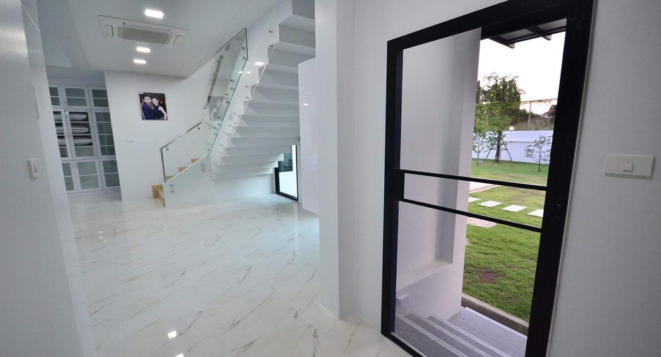 Casa en alquiler de 7 habitaciones en Mueang Chiang Mai, Chiang Mai