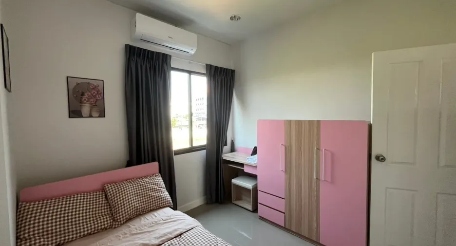 For rent 3 bedrooms townhouse in Cha Am, Phetchaburi