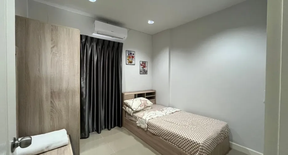 For rent 3 bedrooms townhouse in Cha Am, Phetchaburi
