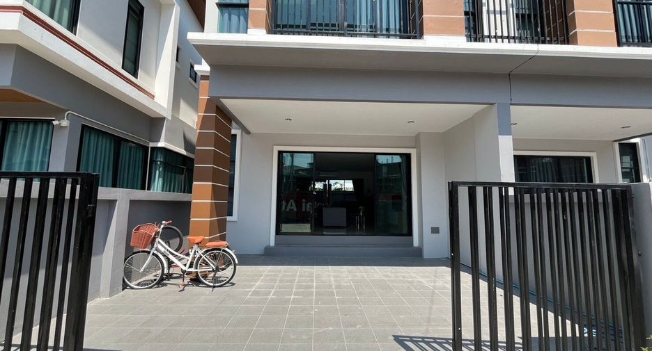 For rent 3 bedrooms townhouse in Cha Am, Phetchaburi