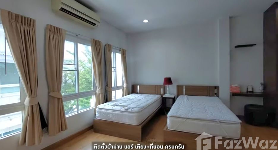À vendre 3 chambres maison de ville à Bang Khen, Bangkok