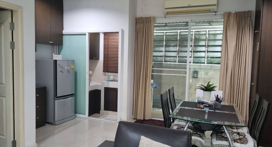À vendre 3 chambres maison de ville à Bang Khen, Bangkok