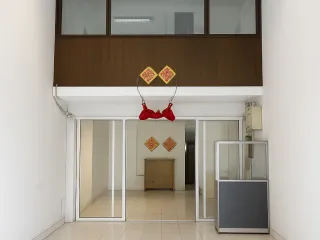 For sale 4 bedrooms townhouse in Bang Kapi, Bangkok