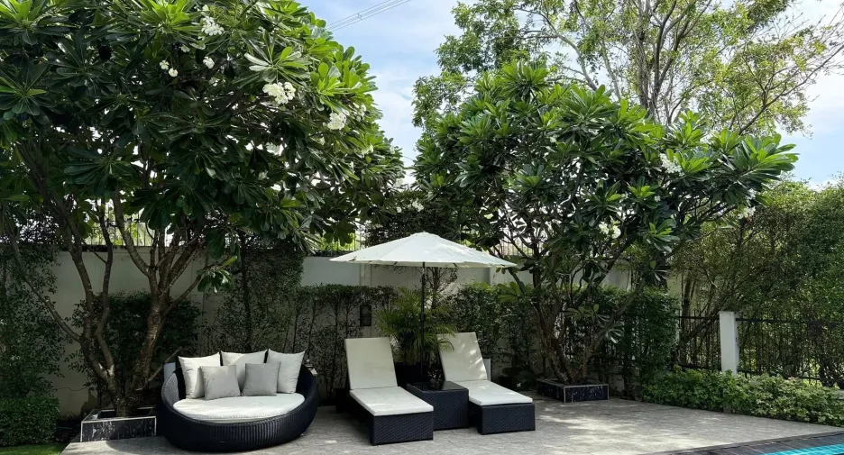 For sale and for rent 4 bedrooms house in Prawet, Bangkok