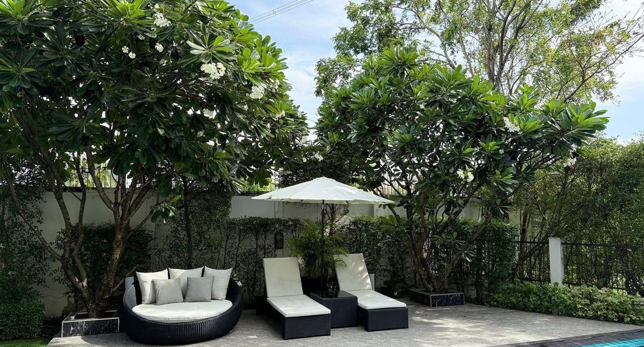 For sale and for rent 4 bedrooms house in Prawet, Bangkok