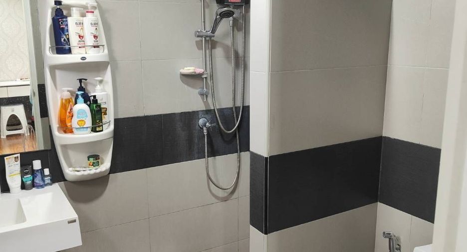 For sale 3 bedrooms townhouse in Wang Thonglang, Bangkok