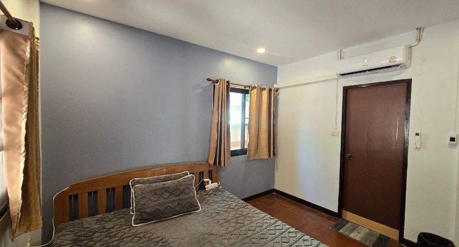 For sale 5 bedrooms house in Mueang Chiang Mai, Chiang Mai