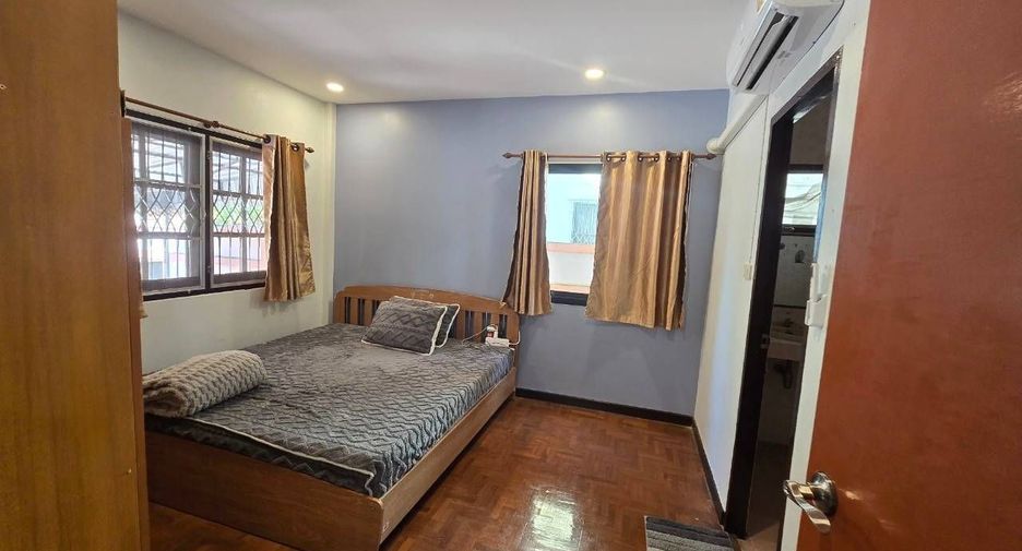 For sale 5 bedrooms house in Mueang Chiang Mai, Chiang Mai