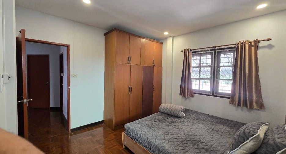 For sale 5 bedrooms house in Mueang Chiang Mai, Chiang Mai