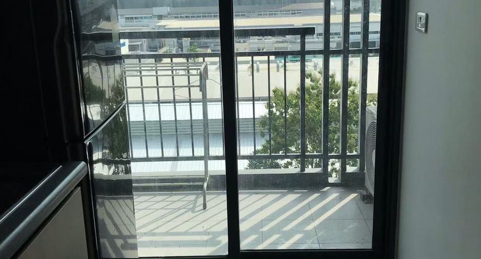 For sale 1 bed condo in Phra Pradaeng, Samut Prakan