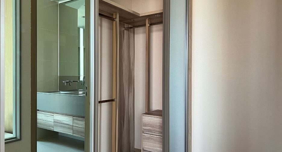 For sale 2 bedrooms condo in Watthana, Bangkok