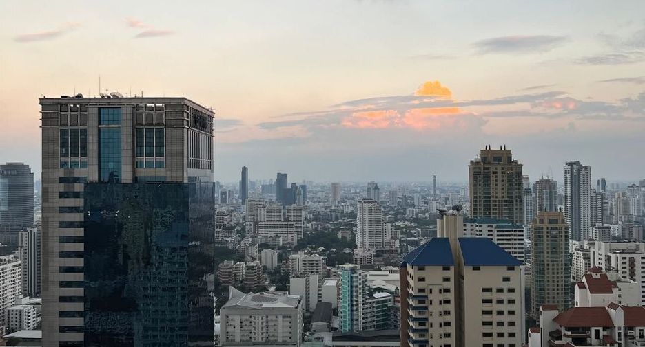 For sale 2 bedrooms condo in Watthana, Bangkok