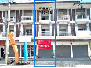 Casa adosada en venta de 3 habitaciones en Bang Bo, Samut Prakan