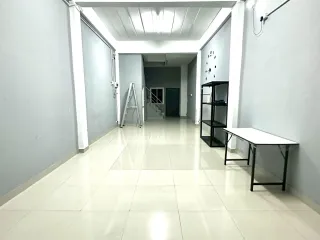 Casa adosada en venta de 3 habitaciones en Bang Bo, Samut Prakan