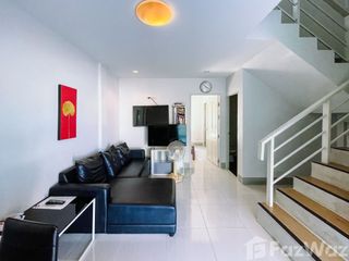 À vendre et à louer 3 chambres maison de ville à Hua Hin, Prachuap Khiri Khan