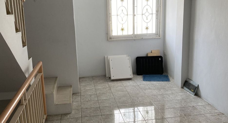 For sale and for rent 3 bedrooms retail Space in Sai Mai, Bangkok