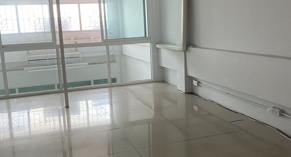 For sale and for rent 3 bedrooms retail Space in Sai Mai, Bangkok