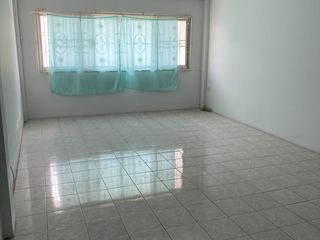Local comercial en venta y en alquiler de 3 habitaciones en Sai Mai, Bangkok