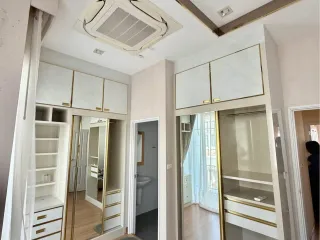 For sale 4 bedrooms townhouse in Mueang Chiang Mai, Chiang Mai