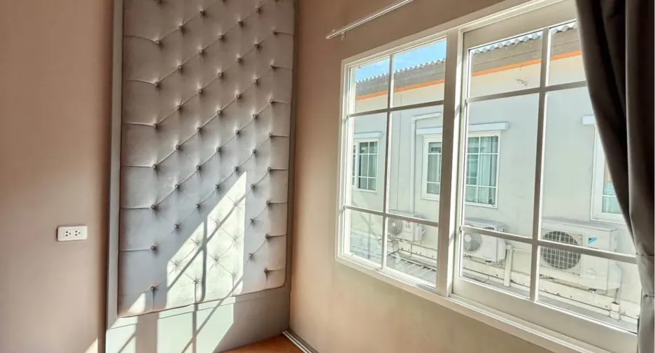 For sale 4 bedrooms townhouse in Mueang Chiang Mai, Chiang Mai