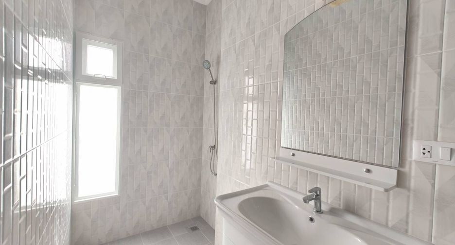 For rent 3 bedrooms house in Bang Lamung, Chonburi