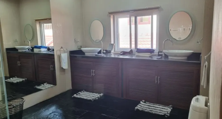 For sale and for rent 6 bedrooms villa in Hua Hin, Prachuap Khiri Khan