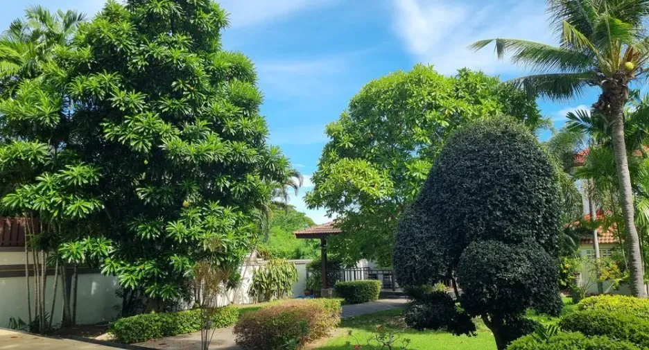 For sale and for rent 6 bedrooms villa in Hua Hin, Prachuap Khiri Khan