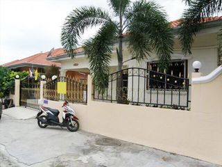 For Rent 3 Bedroom Villa In Bang Lamung, Chonburi
