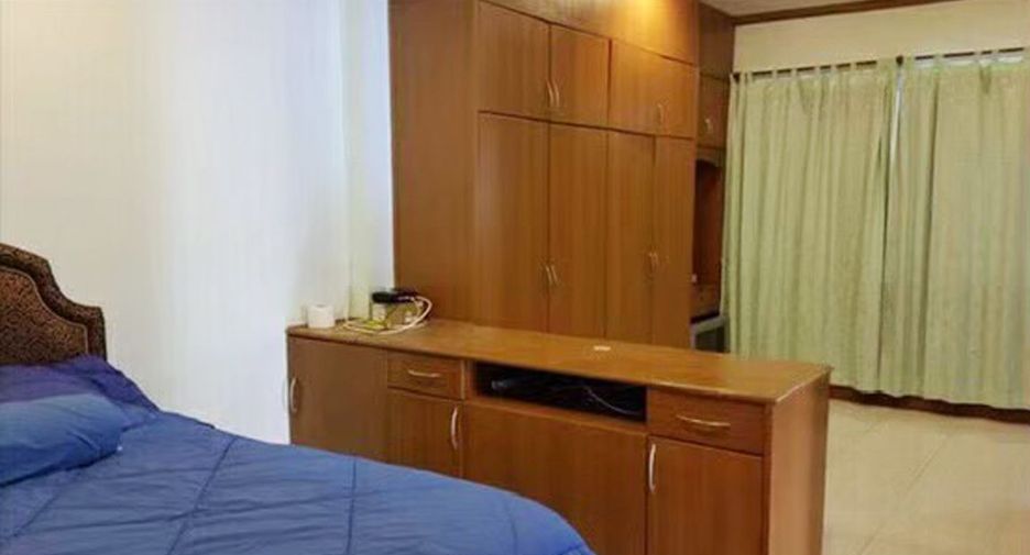 À vendre et à louer 3 chambres villa à Bang Lamung, Chonburi