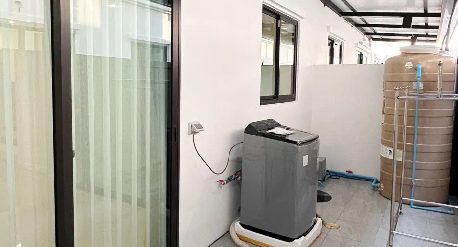 For rent 3 bedrooms townhouse in Mueang Chiang Mai, Chiang Mai