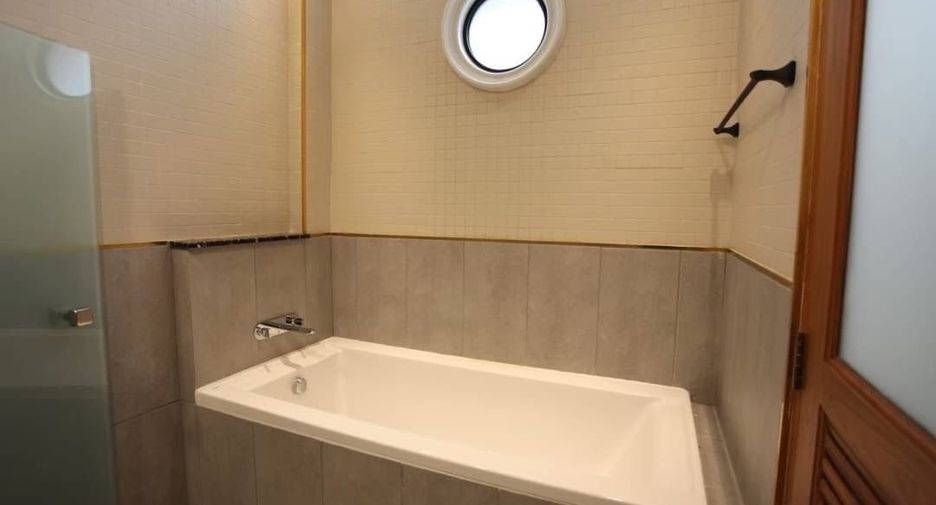 À vendre 7 chambres hôtel à Mueang Chiang Mai, Chiang Mai
