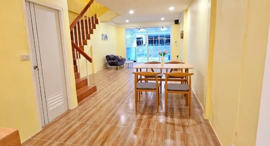 À vendre 2 chambres maison de ville à Bang Phli, Samut Prakan