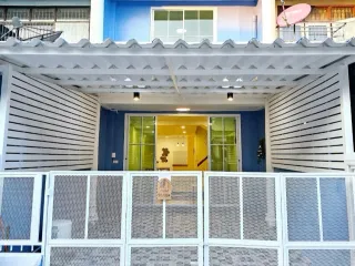 Продажа 2 спальни таунхаус в Bang Phli, Самутпракан
