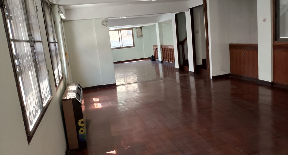 For sale 3 bedrooms townhouse in Mueang Chiang Mai, Chiang Mai