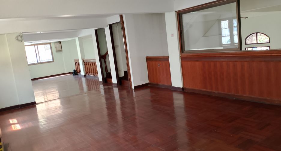 For sale 3 bedrooms townhouse in Mueang Chiang Mai, Chiang Mai