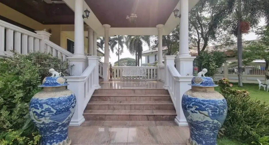 For sale 6 bedrooms villa in Mae Rim, Chiang Mai