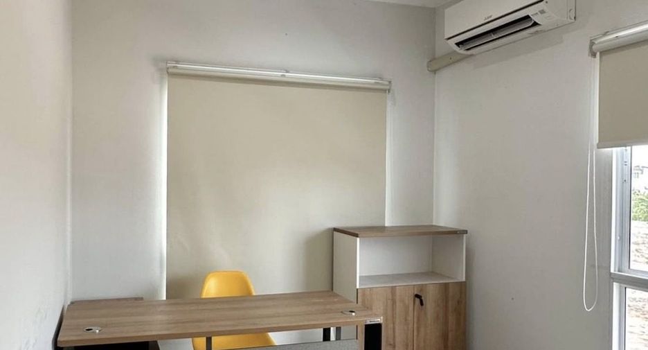 For sale and for rent 4 bedrooms townhouse in Khlong Sam Wa, Bangkok