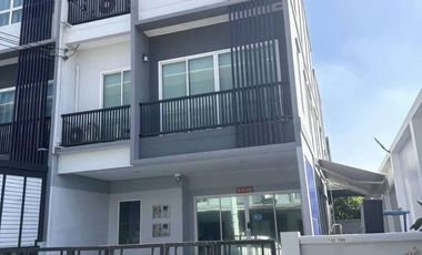 For sale and for rent 4 bedrooms townhouse in Khlong Sam Wa, Bangkok