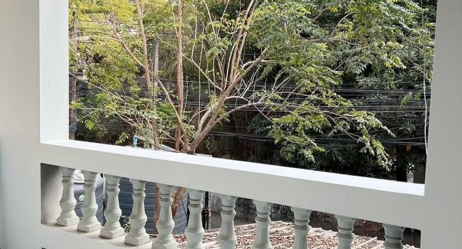 For rent 2 bedrooms townhouse in Mueang Chiang Mai, Chiang Mai