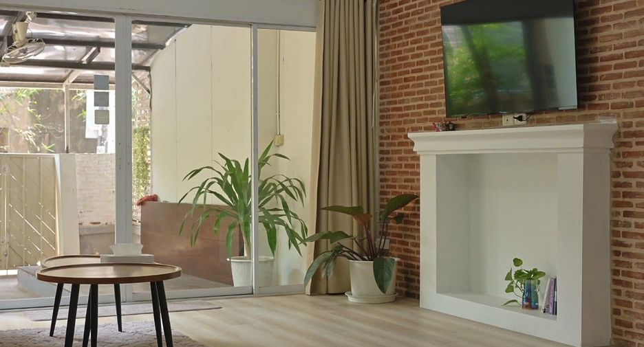 For rent 2 bedrooms townhouse in Mueang Chiang Mai, Chiang Mai