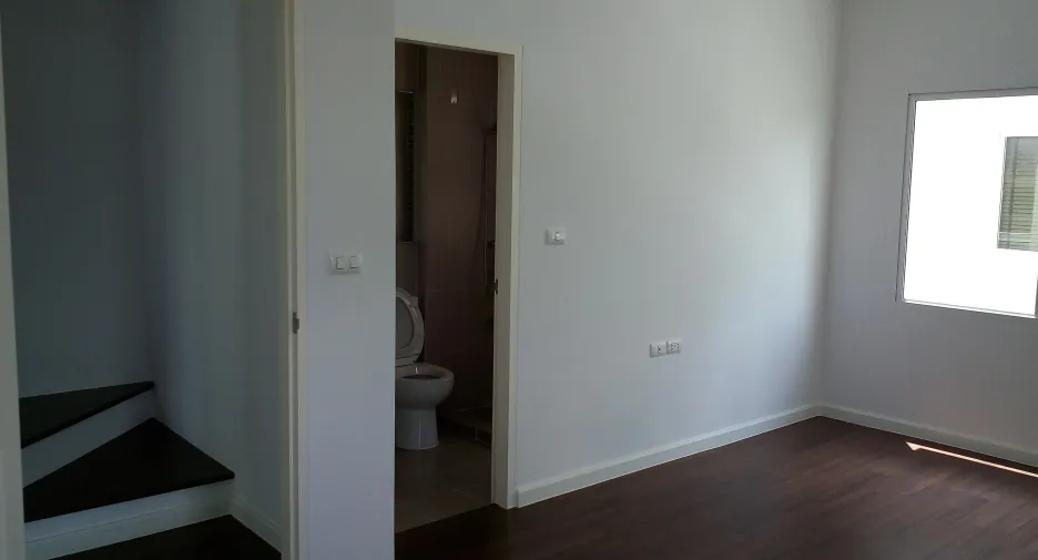 For sale 3 bedrooms townhouse in Lak Si, Bangkok