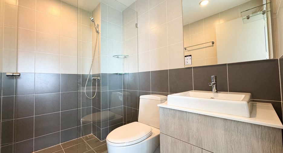Condo en venta de 2 habitaciones en Bangkok Noi, Bangkok