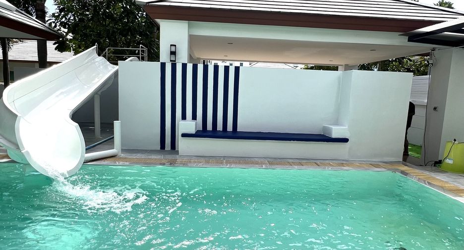 For sale 4 bedrooms house in Bang Lamung, Chonburi