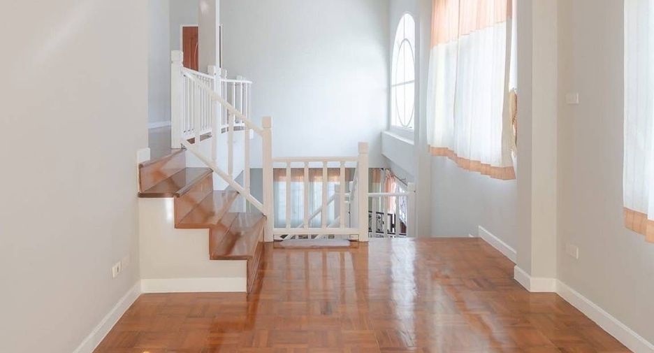 For sale 4 bedrooms villa in San Sai, Chiang Mai