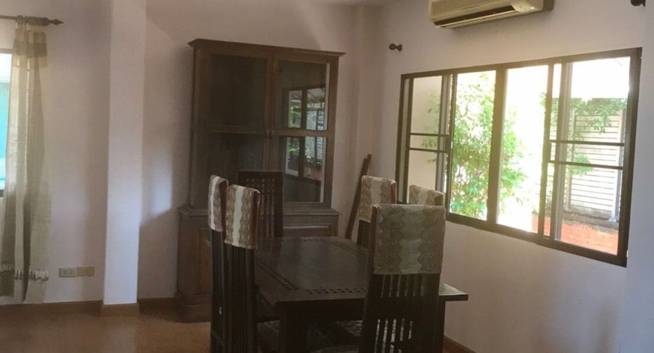 À vendre 4 chambres maison à San Sai, Chiang Mai