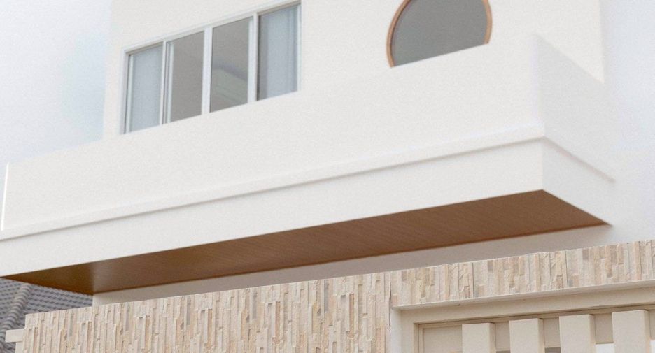 Villa en venta y en alquiler de 4 habitaciones en Saraphi, Chiang Mai